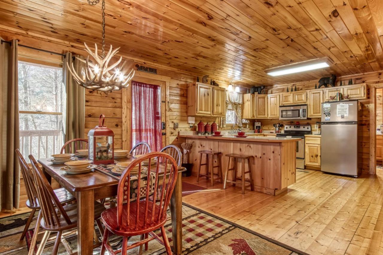 Magical Moments, Hot Tub, Wifi, 1089 Free Tickets Each Paid Day, Dollywood And More Gatlinburg Exterior foto