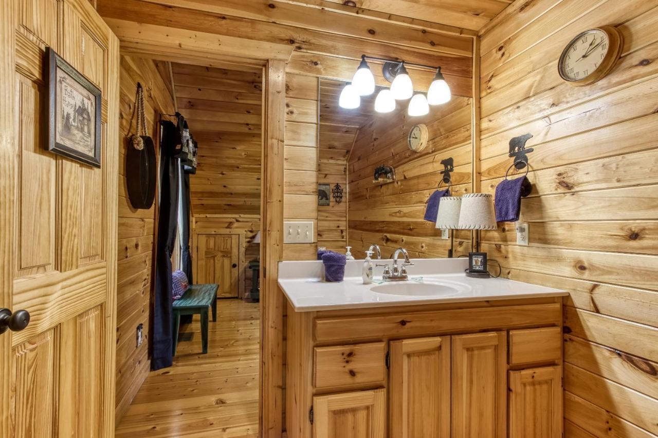 Magical Moments, Hot Tub, Wifi, 1089 Free Tickets Each Paid Day, Dollywood And More Gatlinburg Exterior foto