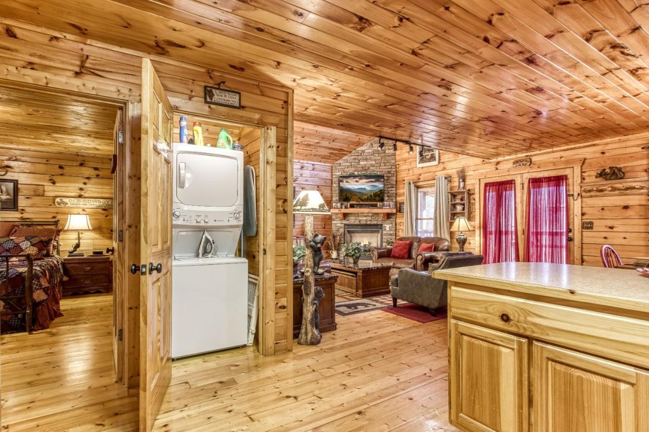 Magical Moments, Hot Tub, Wifi, 1089 Free Tickets Each Paid Day, Dollywood And More Gatlinburg Exterior foto