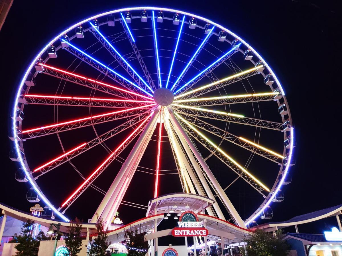 Magical Moments, Hot Tub, Wifi, 1089 Free Tickets Each Paid Day, Dollywood And More Gatlinburg Exterior foto